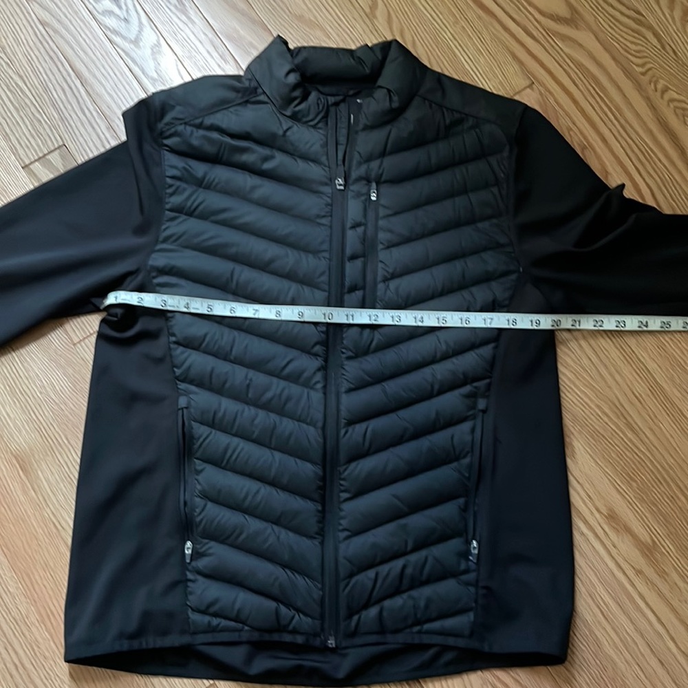 Walter Hagan zip up, black, great cond Small. See measurement in pics.